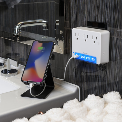 CyberPower P3WUN 3-Outlet Adapter with Backlit USB (Tamper-Resistant/Night Light)
